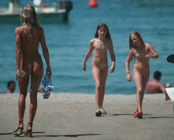 The nudism country - Purenudism photo