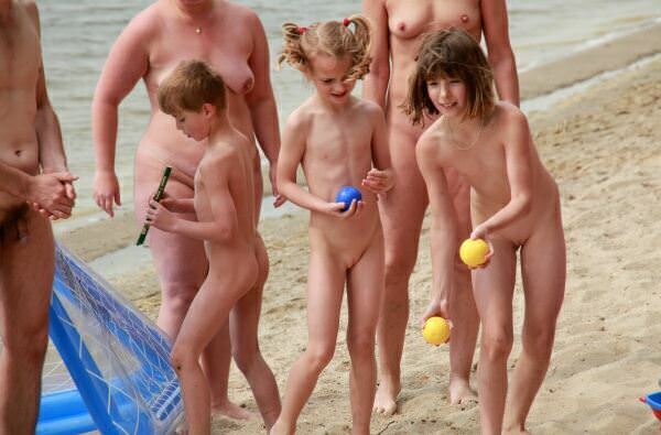 Purenudism photo - a big collection of a nudism new a premium (5.37 GB, 5616&#215;3744)